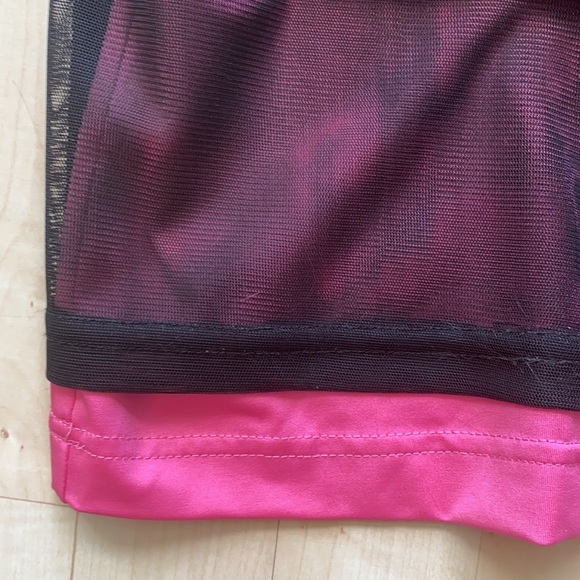 🇨🇦EUC black mesh layer over pink top punk cool - Picture 4 of 12